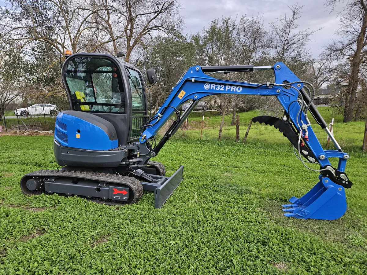 Rippa R32 Mini Excavator